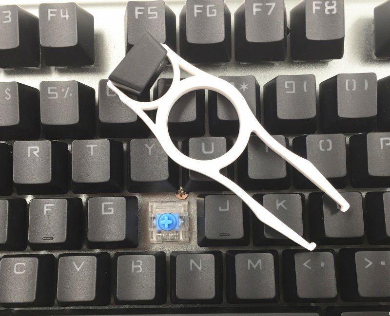 kepcap removed BY USING PLASTIC KEYCAP PULLER